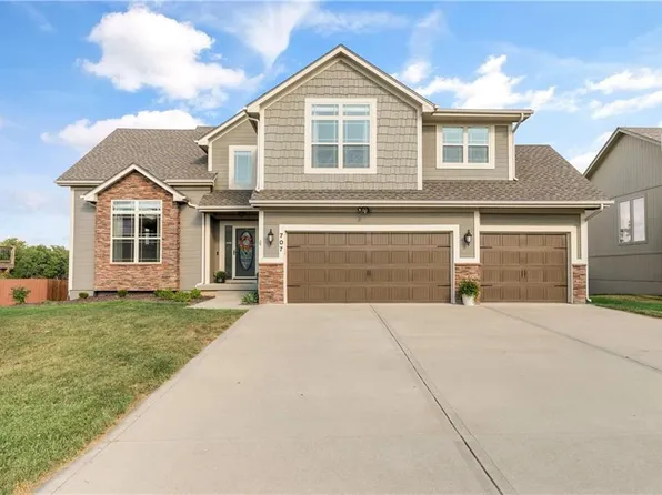 707 19th Ave N, Greenwood, MO 64034