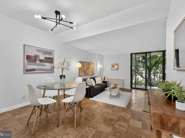 2201 L St NW APT 518, Washington, DC 20037