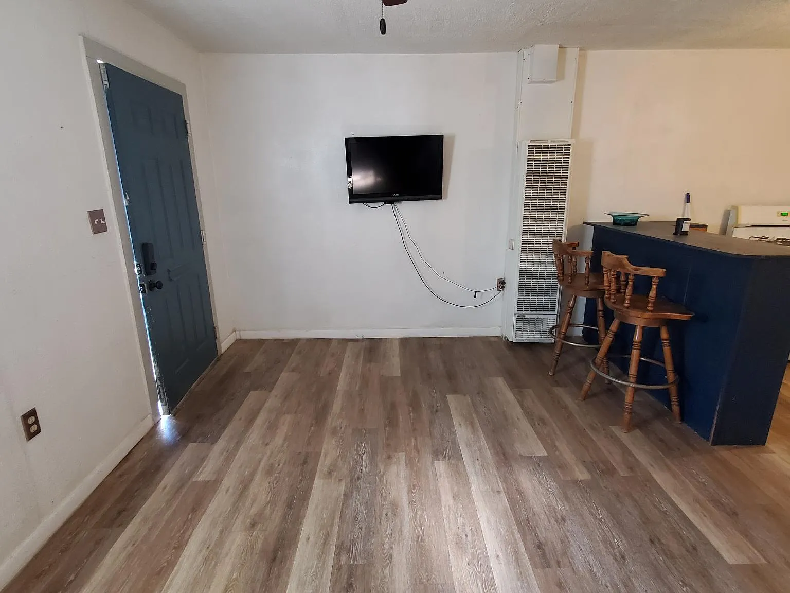 Studio, 350 sqft, $850 — Photo 4