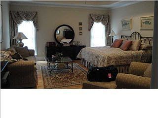 4th image of 1267 Emerald Pointe Dr