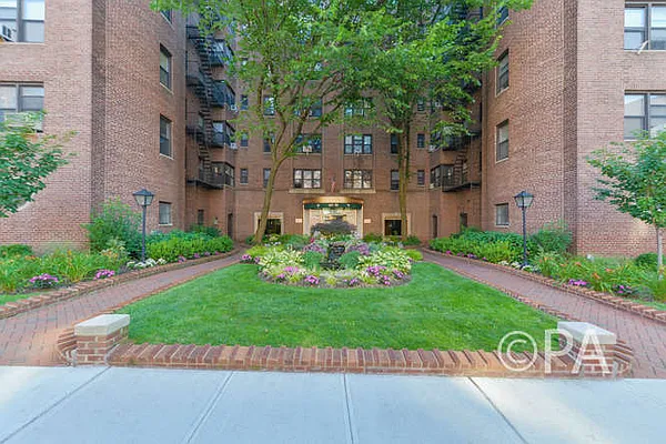 Sold by Benjamin Realty Since 1980 | media 23