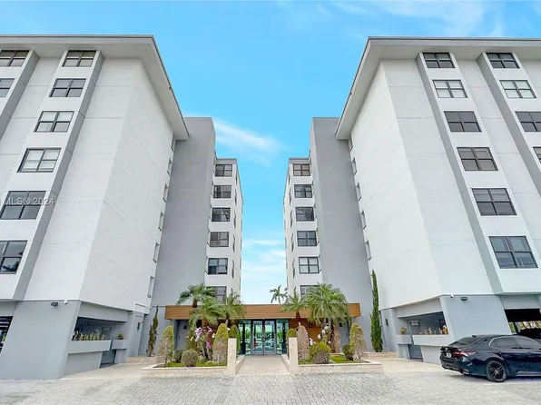 9660 W Bay Harbor Dr #Phe, Miami Beach, FL 33154