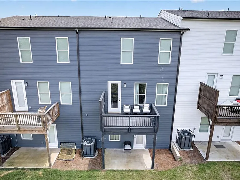 1445 Creekside Cir NW — Photo 35
