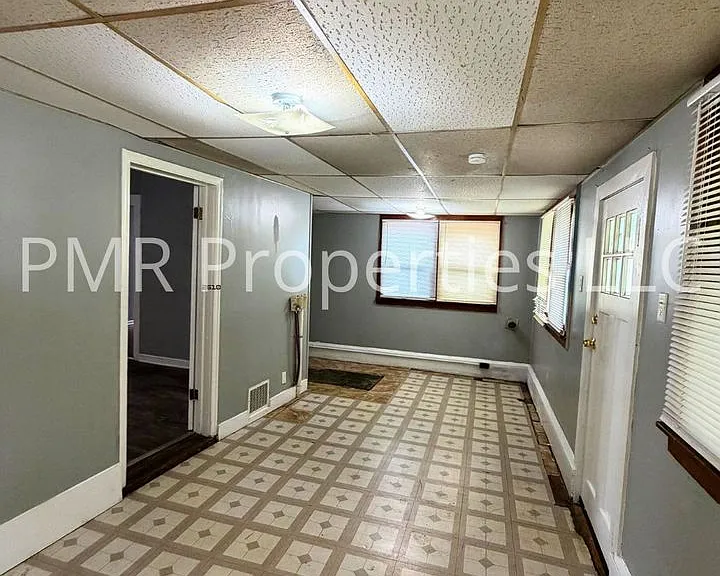 2201 S 11th St — Photo 3