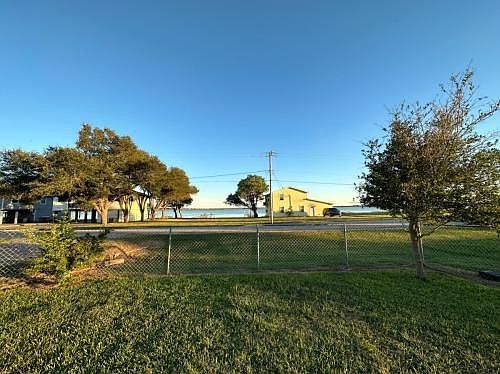 2nd image of 1839 W Bayshore Dr