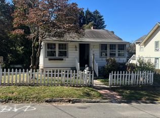 44 Woodlawn Avenue, Ansonia, CT 06401