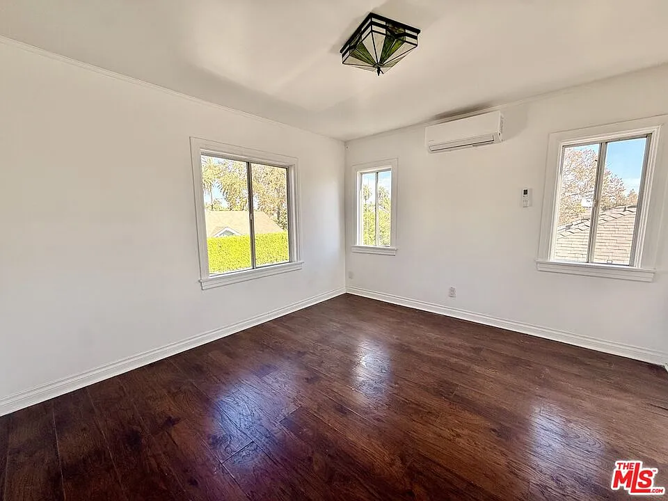 1 bed, 1.0 bath, 650 sqft, $2,350 — Photo 4