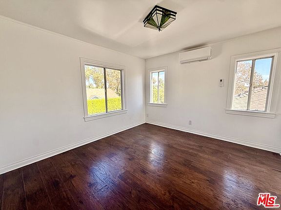 4th image of 3883 S Gramercy Pl