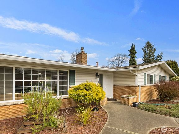 2nd image of 10400 SE 194th Place