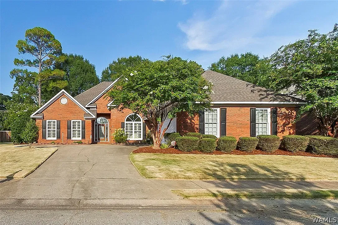 4 bed, 2968 sqft, $3,200 — Photo 1