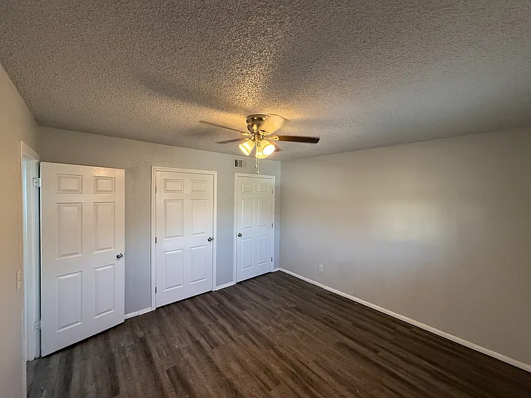 3541 NW 50th St #1 — Photo 5