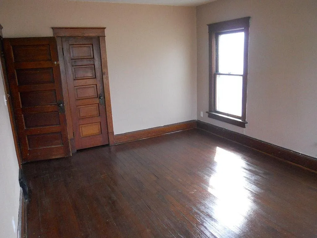 3 bed, $1,575 — Photo 3
