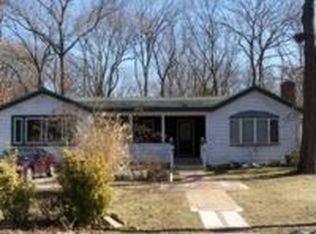 9 Marion Ave, Stony Brook, NY 11790