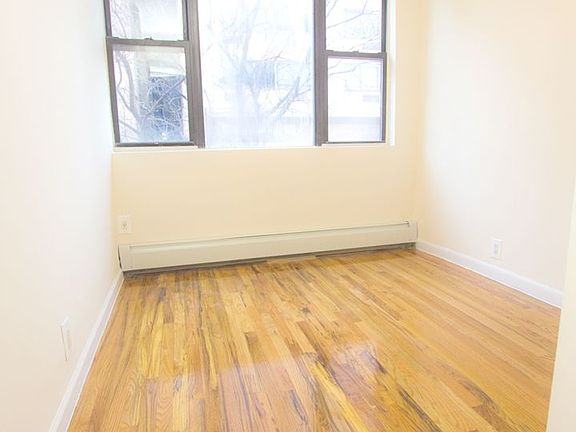 5th image of 241 E 10th St APT 2W