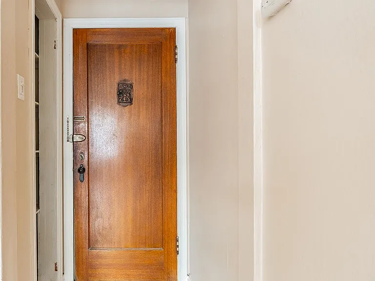 Spacious Units in a Vintage Brick Building- Walk to Seattle Center, Shops,and Restaurants! — Photo 10