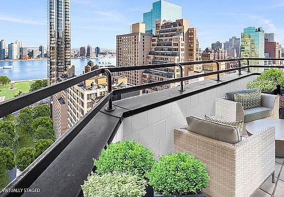 4th image of 240 E 47th St APT 28D