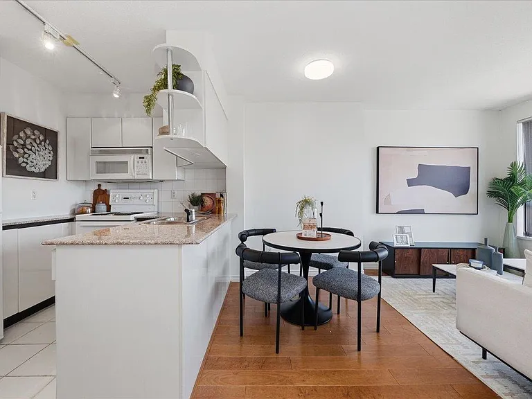 1189 Howe St #2409 — Photo 9