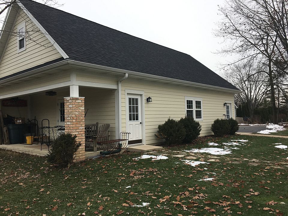 2nd image of 732 Sunny Ln