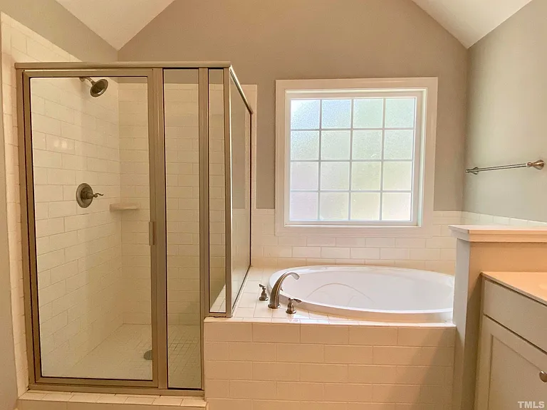 207 Lake Dr — Photo 19