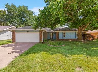 2747 W Westview St, Springfield, MO 65807