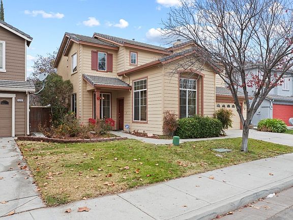 3rd image of 449 Davenport Ln