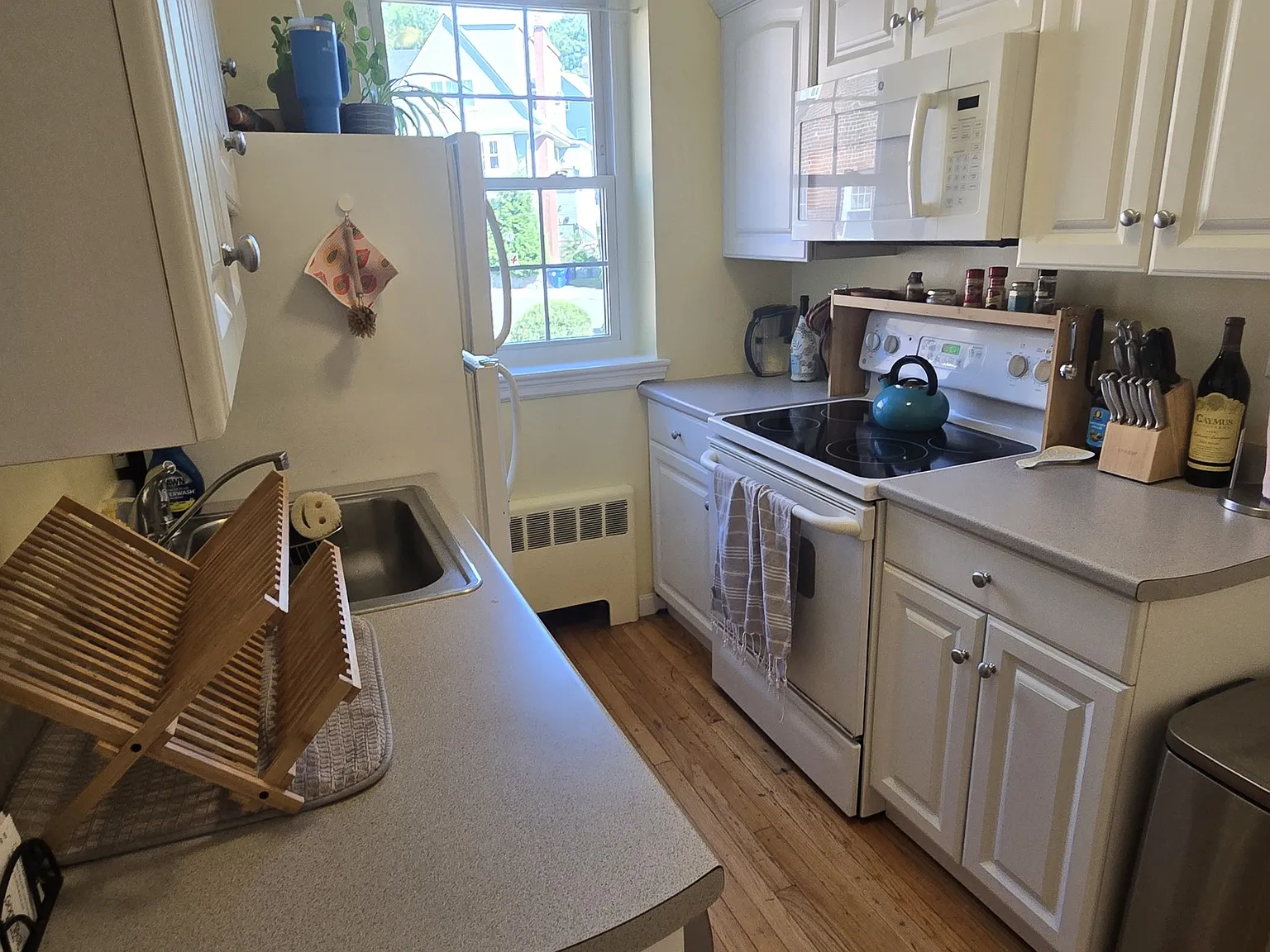 2 bed, 792 sqft, $3,300 — Photo 4