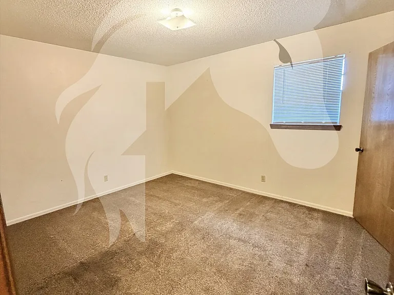 2426 Webster Ave #7 — Photo 2