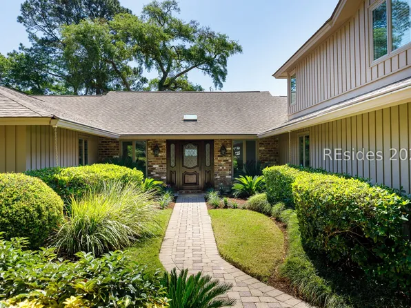 5 Palmetto Pl, Hilton Head Island, SC 29928