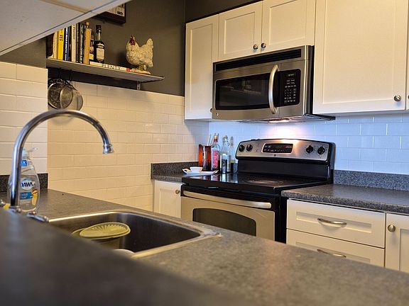 5th image of 90 Dale Ave #1607