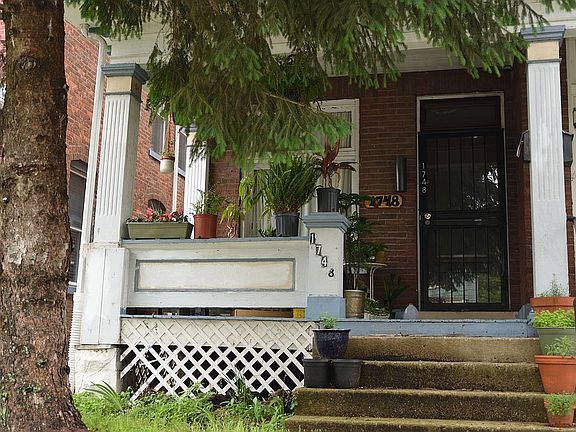 4th image of 1748-1752 Oak St