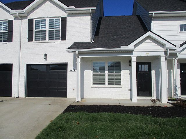3246 Clemons Circle front