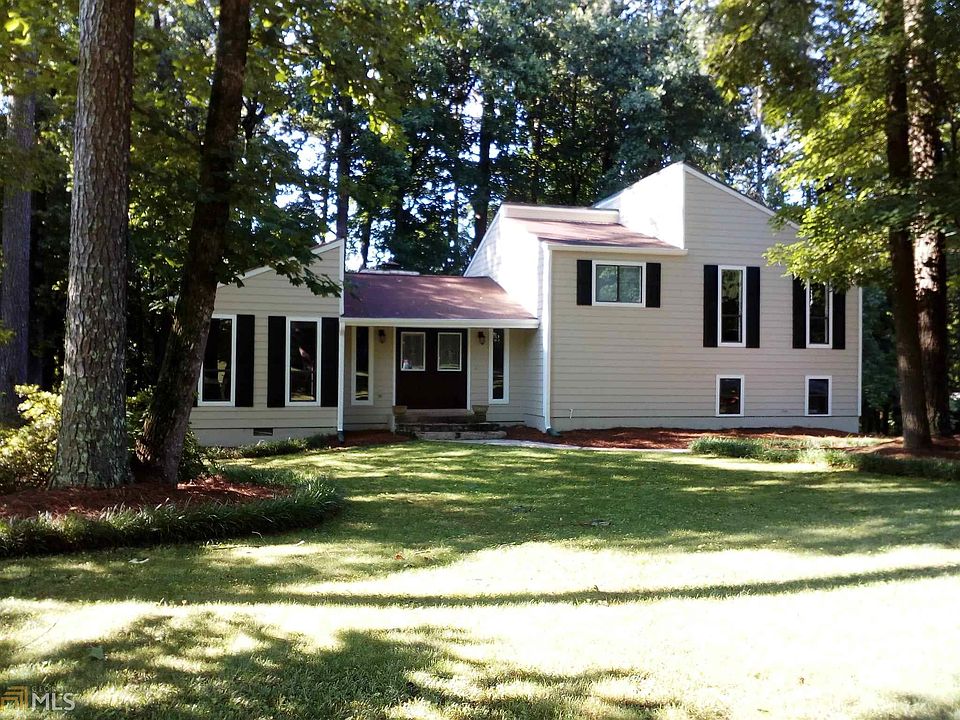 1st image of 130 Woodmeade Way NW