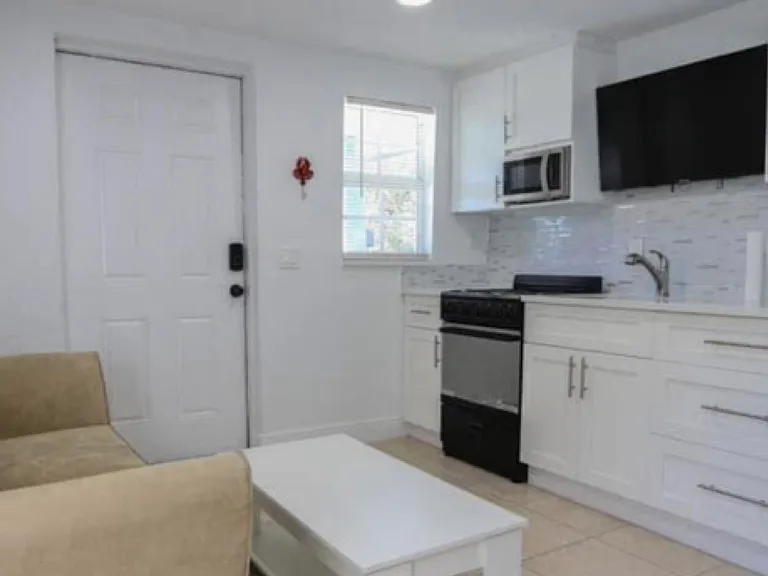 701 SE Bahama Ave #A — Photo 2