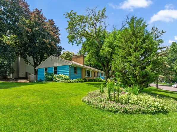 100 Turnpike Rd, Golden Valley, MN 55416
