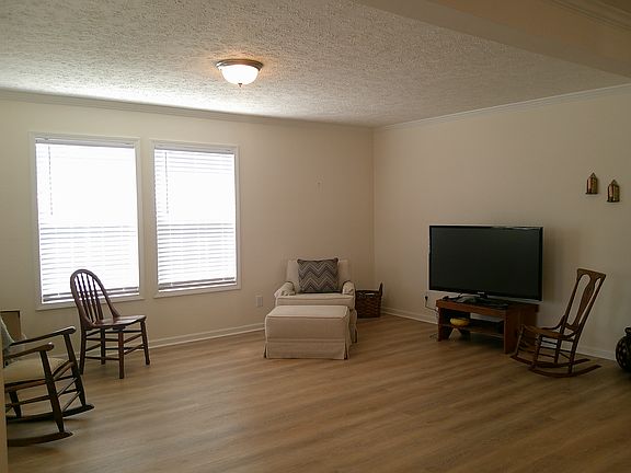 4th image of 348 Crooked Pine Dr #348