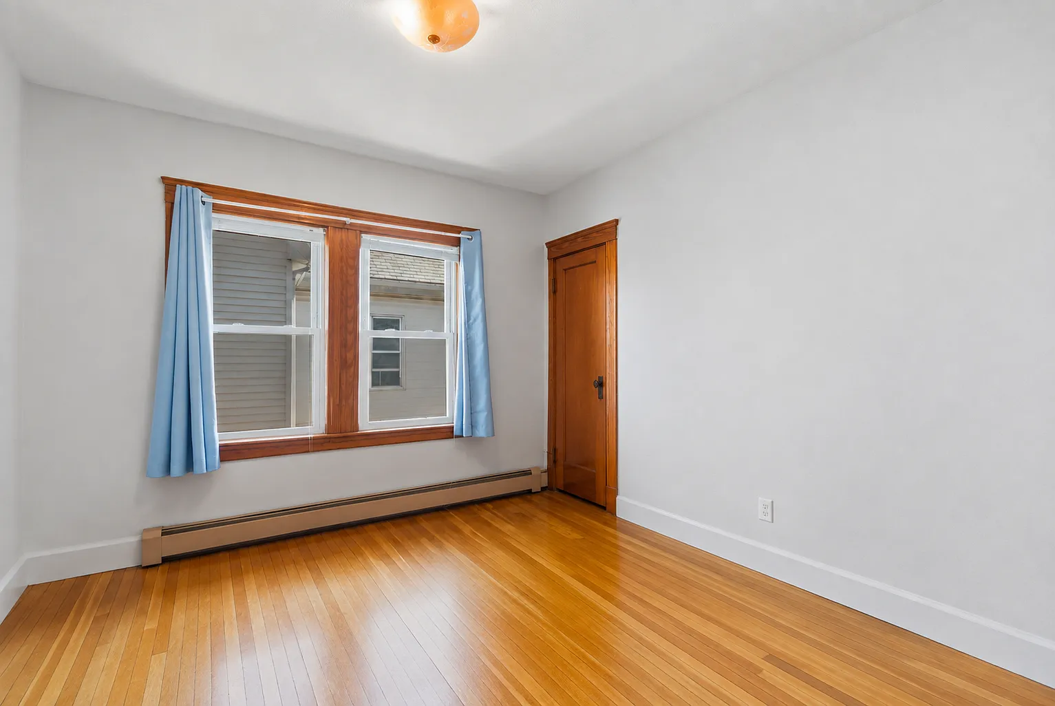 3 bed, 1000 sqft, $2,700 — Photo 3