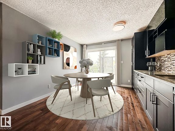 4th image of 576 Rainbow Cres