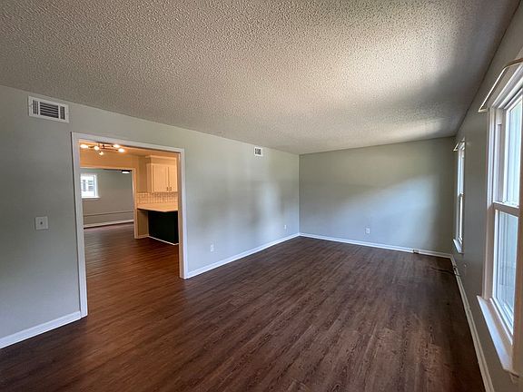 3rd image of 1117 Beauvoir Dr