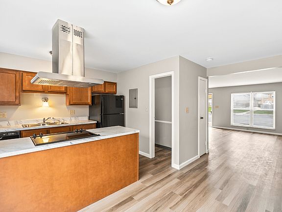 3rd image of 5291 Wood Creek Dr #Sw5379a