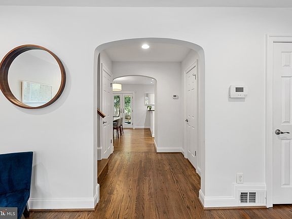 5th image of 3319 Idaho Ave NW
