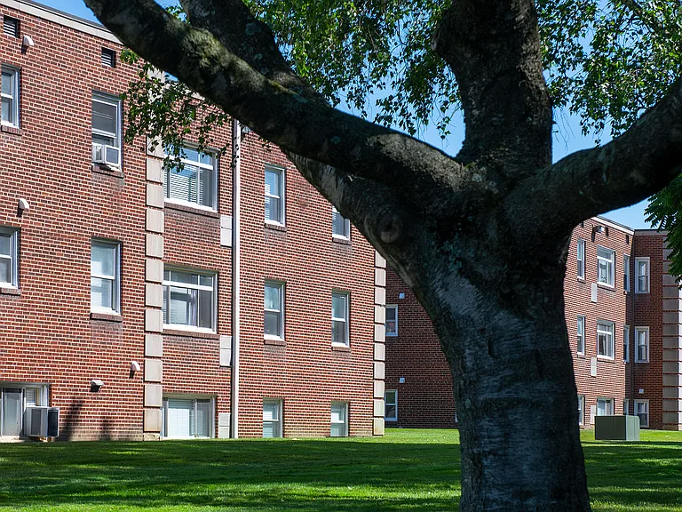 Pacific Highlands Apartments — Photo 7