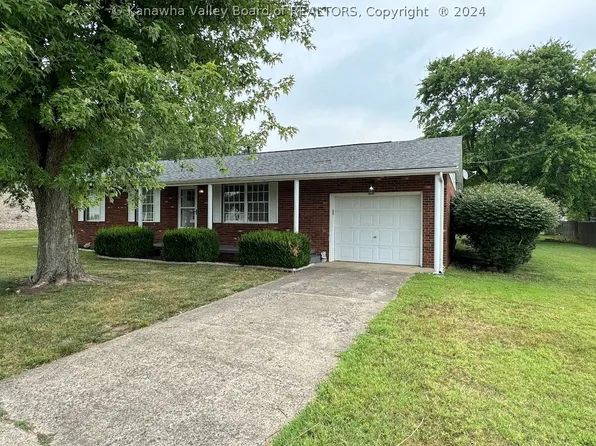 106 Limestone Dr, Eleanor, WV 25070