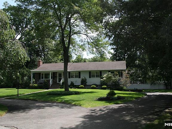 2nd image of 452 Glendale Road