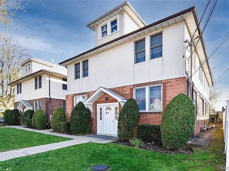 51 Thorman Ave #1L — Photo 1