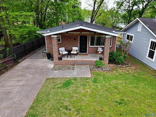 3 bed, 1270 sqft, $2,100 — Photo 3