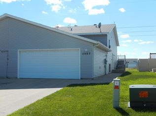 2087 52nd St S, Fargo, ND 58103