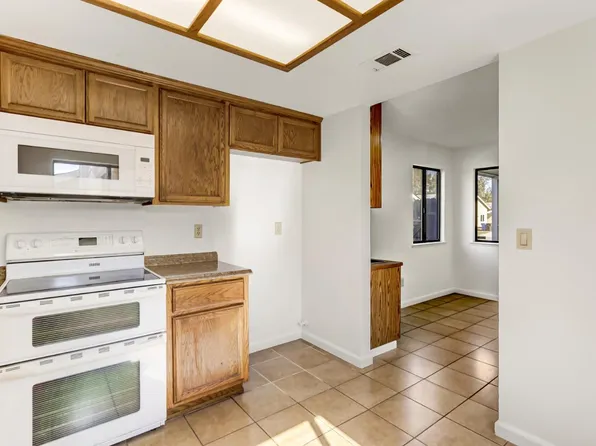 9407 Aizenberg Cir, Elk Grove, CA 95624