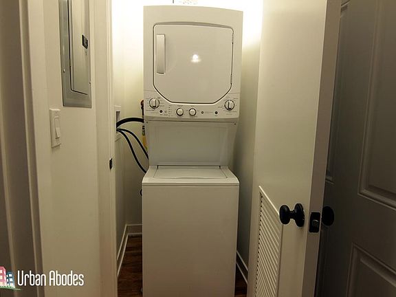 3rd image of 2209 W Eastwood Ave #2SS