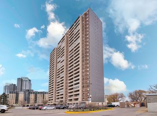 3390 Weston Rd #902, Toronto, ON M9M 2X3