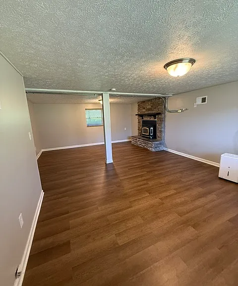 6513 Tiffany Ct NE — Photo 3